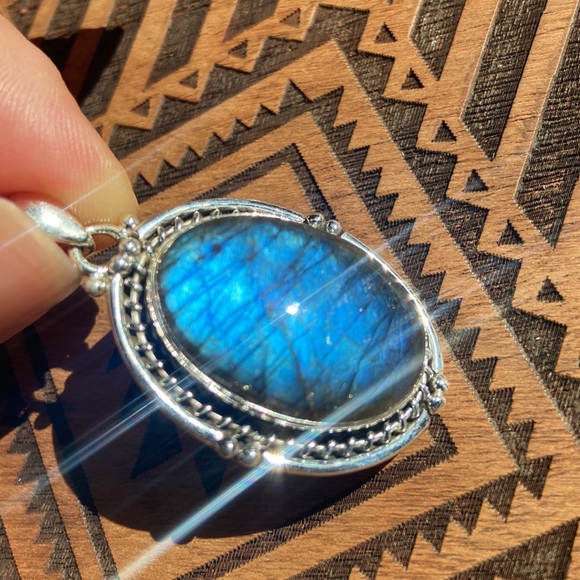 Blue Flash Labradorite 925 sterling silver pendant - Picture 6 of 9